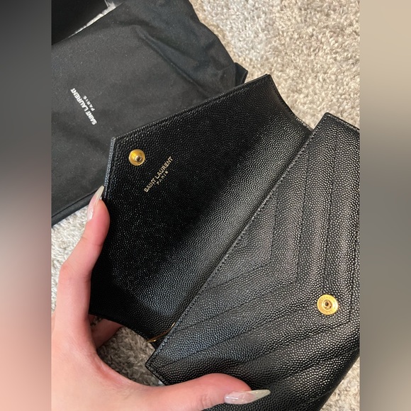 YSL CASSANDRE MATELASSÉ LARGE FLAP WALLET（580$ zelle or venmoo） - Picture 2 of 7